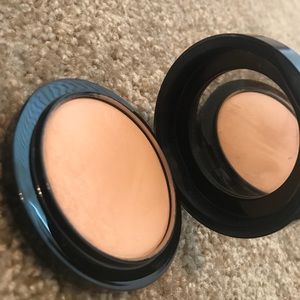 MAC mineralize skinfinish in medium